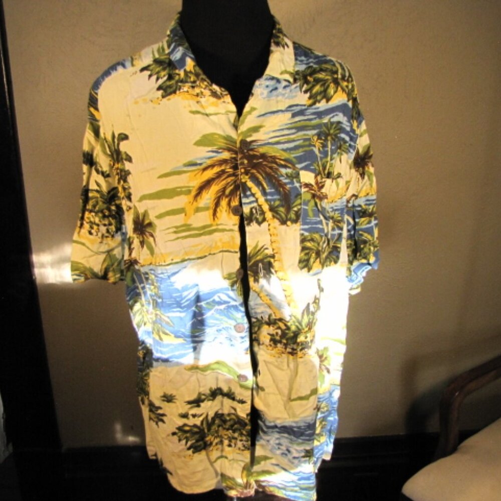 Island Fever Hawaiian Button Down Shirt Size Medium